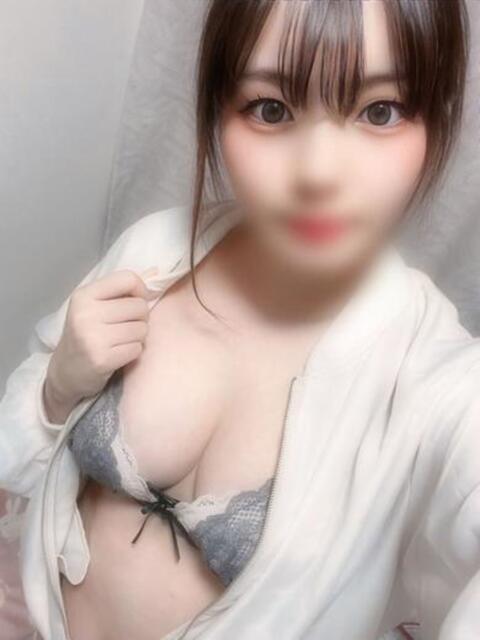 ひな【新人割】 Fの法則（巨乳専門ソープランド）