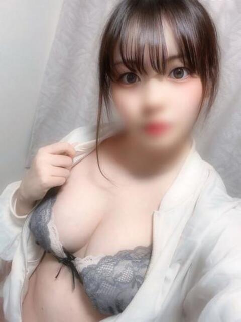 ひな【新人割】 Fの法則（巨乳専門ソープランド）