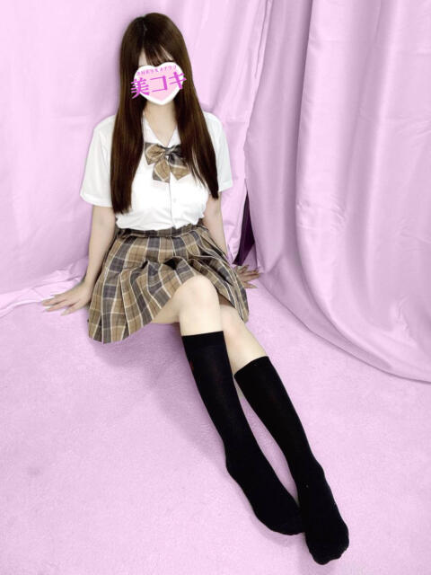 えみり 美コキ手少女（派遣型オナクラ(手コキ)）