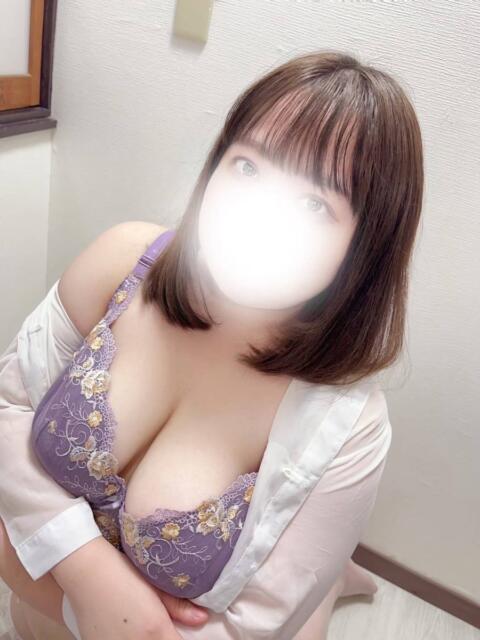 なぎさ♡ロリ顔の黒髪巨乳♡ ぴゅあぱい熊本♡ぽちゃかわ巨乳専門♡誠実すぎる風俗♡返金保証店♡（ぽっちゃりデリヘル）