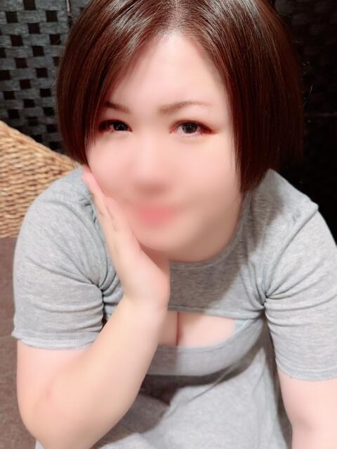 梅宮あずさ むちむち東京（【非風俗】出張型メンズエステ）