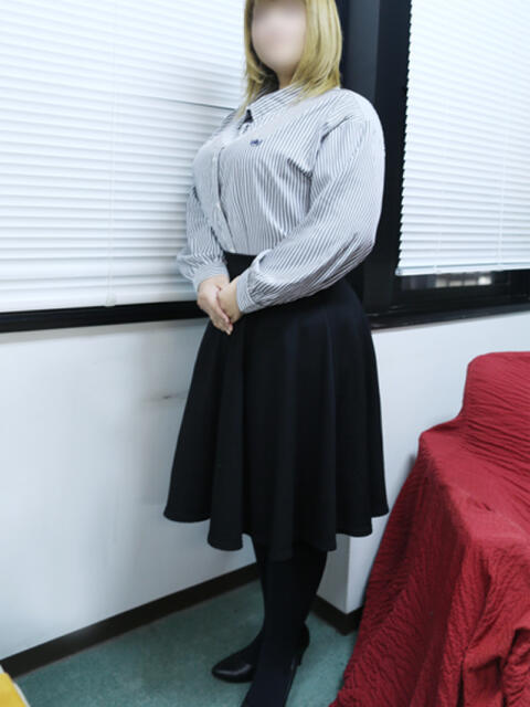 高見なな 柏東口ママ友さーくる（人妻系デリヘル）