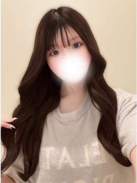 ロリ系SSS級爆乳美女とあちゃん ロイヤル　アテンダー（デリヘル）