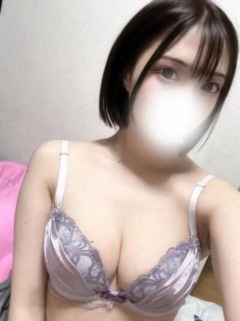 スレンダー美女まなかちゃん ロイヤル　アテンダー（デリヘル）