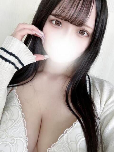 アイドル系美少女素人にーなちゃん ロイヤル　アテンダー（デリヘル）