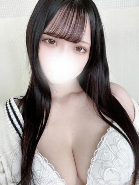 アイドル系美少女素人にーなちゃん ロイヤル　アテンダー（デリヘル）