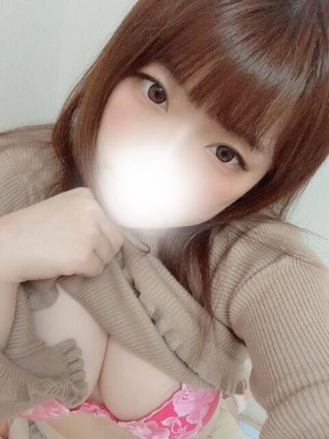 責め好き淫乱S級美女ななかちゃん ロイヤル　アテンダー（デリヘル）