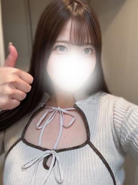 清楚系地味隠れ巨乳れなちゃん ロイヤル　アテンダー（デリヘル）