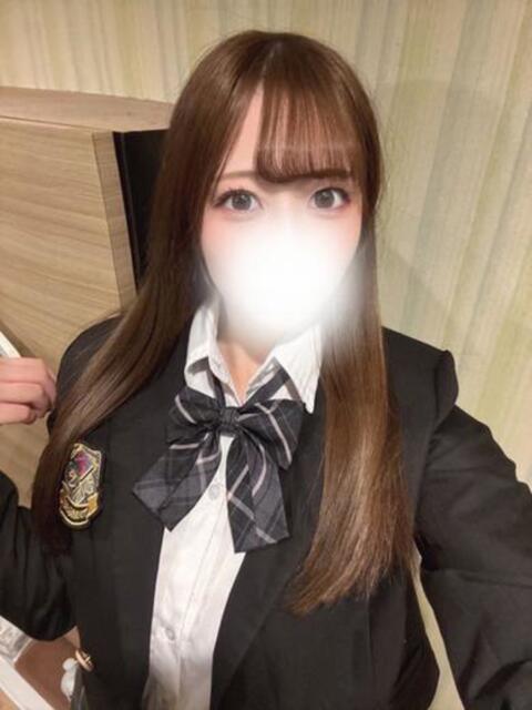 清楚系地味隠れ巨乳れなちゃん ロイヤル　アテンダー（デリヘル）