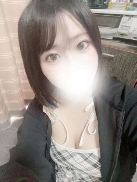 未経験18歳爆乳ゆめちゃん ロイヤル　アテンダー（デリヘル）