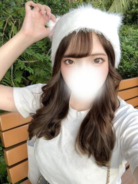 G乳のグラビア系美女りくちゃん ロイヤル　アテンダー（デリヘル）