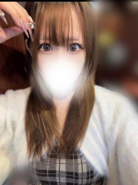 ド素人どM18歳りかちゃん ロイヤル　アテンダー（デリヘル）
