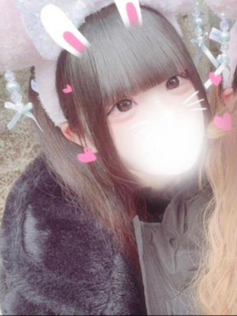 完全未経験18歳ふわりちゃん ロイヤル　アテンダー（デリヘル）