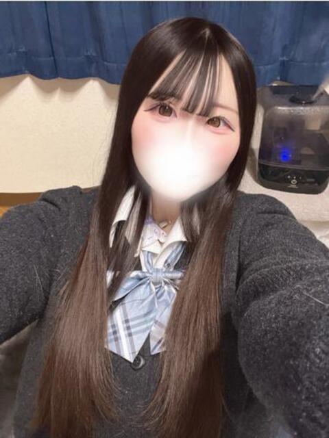 癒し系巨乳素人美女ゆいかちゃん ロイヤル　アテンダー（デリヘル）