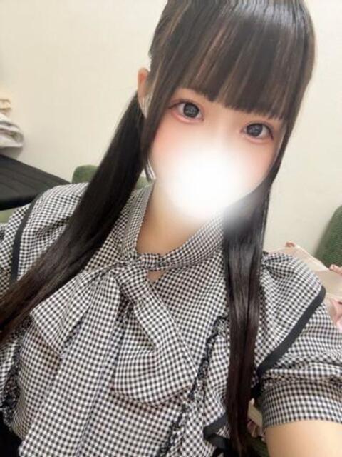 禁断の18歳ロリ系ろあちゃん ロイヤル　アテンダー（デリヘル）