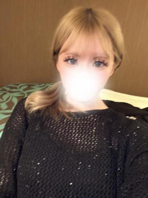 18歳完全未経験ららちゃん ロイヤル　アテンダー（デリヘル）