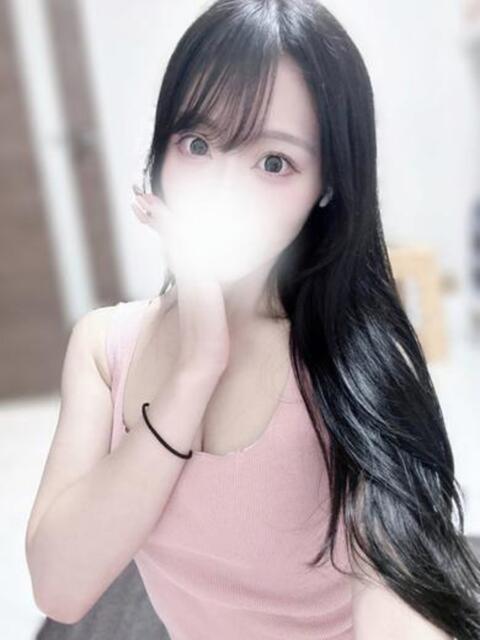 小柄天使の歯科助手美女らなちゃん ロイヤル　アテンダー（デリヘル）