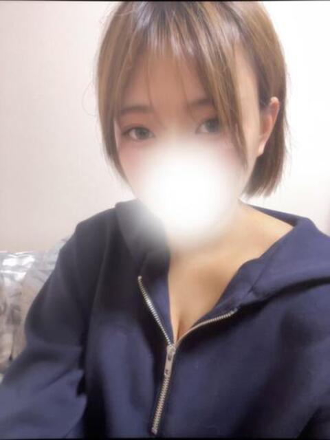 爆乳素人まいちゃん ロイヤル　アテンダー（デリヘル）