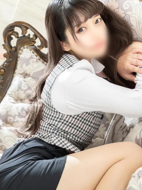 みう 新宿・本格コスプレ美人秘書オフィスイメクラ「秘書課女子」（デリヘル）