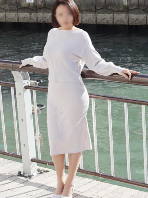 かい 奥鉄オクテツ大阪（駅待ち合わせ型人妻デリヘル）