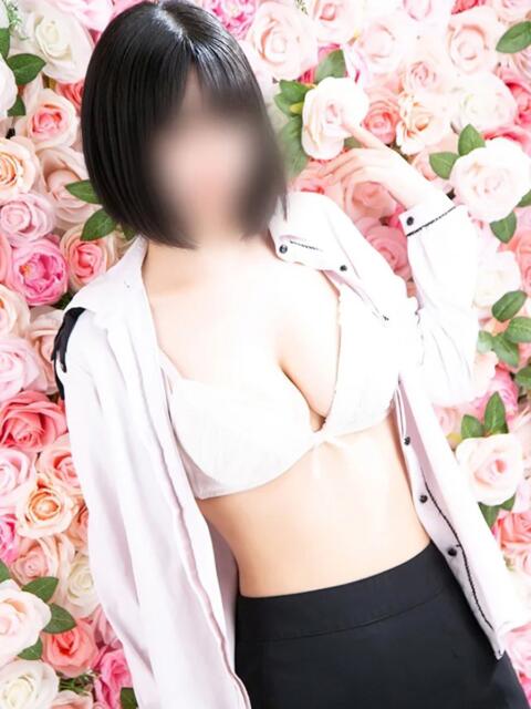 みずき 新宿・本格コスプレ美人秘書オフィスイメクラ「秘書課女子」（デリヘル）