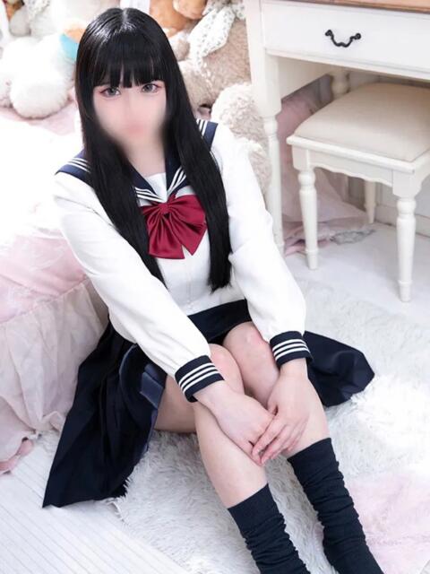 みなみ 新宿・本格コスプレ素人アイドル学園イメクラ「新入生」（デリヘル）