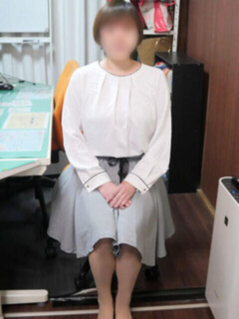 七沢 誘惑マル秘ミセス（人妻デリヘル）