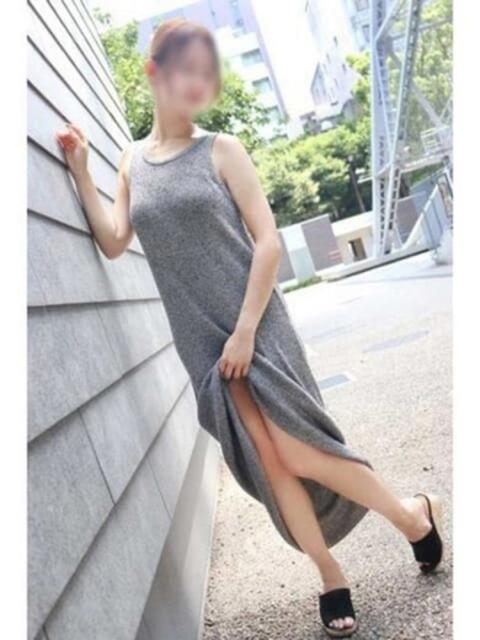 りあ 逢って30秒で即尺（人妻・熟女待ち合わせデリヘル）