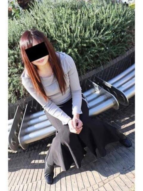 しおり 逢って30秒で即尺（人妻・熟女待ち合わせデリヘル）