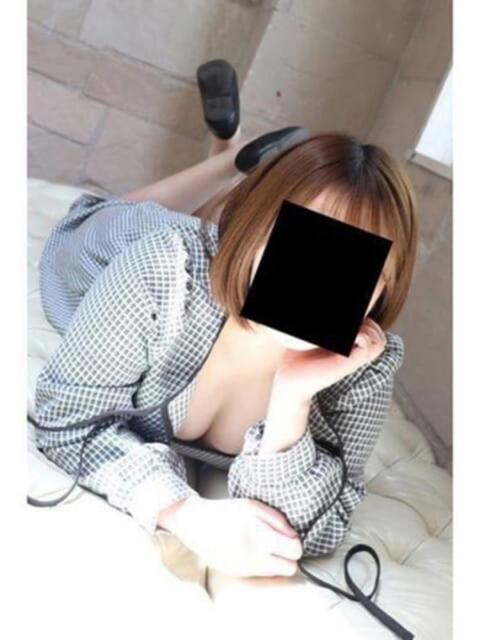 なぎ 逢って30秒で即尺（人妻・熟女待ち合わせデリヘル）