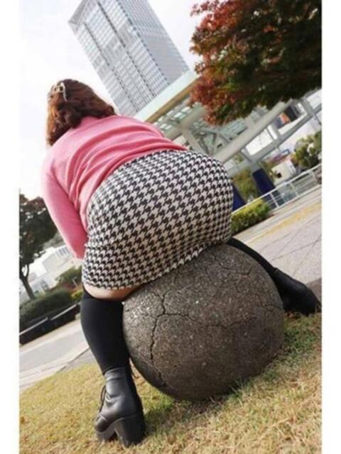 いろ 逢って30秒で即尺（人妻・熟女待ち合わせデリヘル）