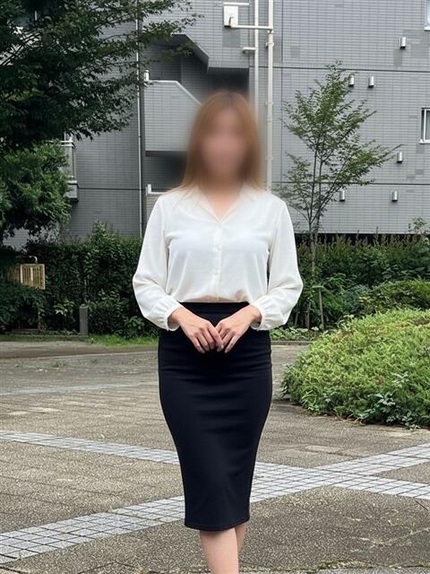 新堂　真美 熟女パラダイス池袋店(カサブランカグループ)（人妻熟女デリへル）