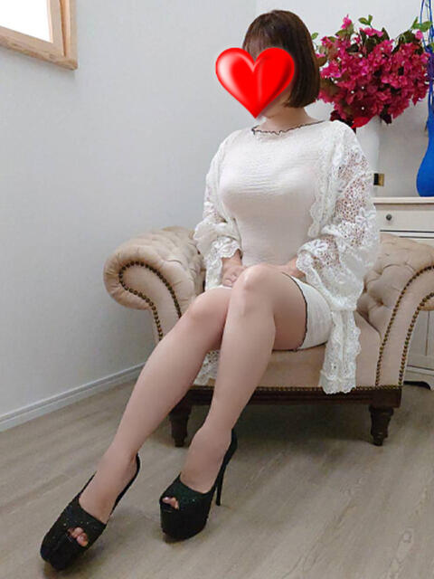 月島 かなこ HANA-okinawa-（人妻系デリヘル）