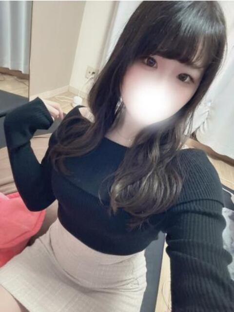 悩殺エロボディ美女ひよりちゃん ロイヤル　アテンダー（デリヘル）