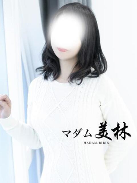 青山　ひなの マダム美林　札幌店（人妻ヘルス）