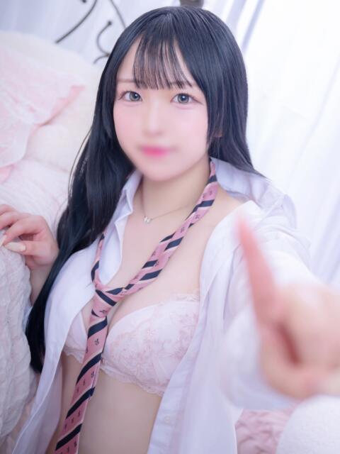 みる E+アイドルスクール新宿・歌舞伎町店（デリヘル）