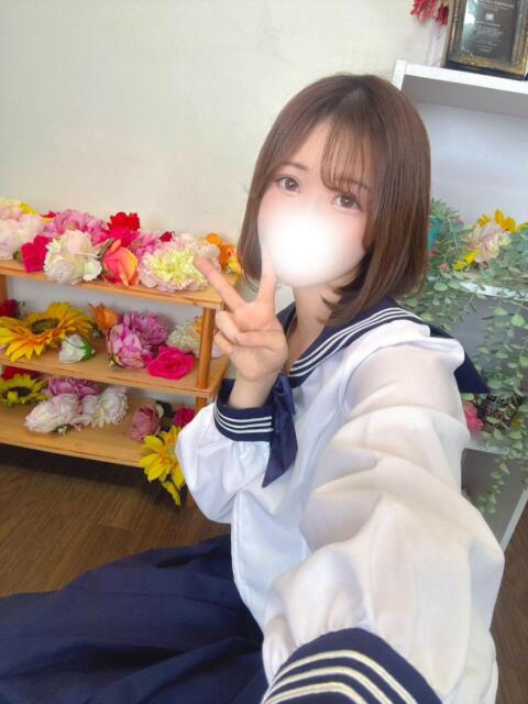 サリナ(おっとり清楚な美少女) ペロ×2キャンディ（デリヘル）