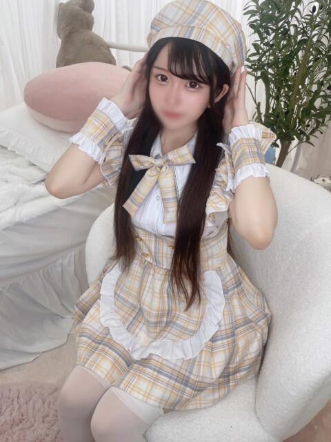 しおり E+アイドルスクール　大阪・日本橋店（デリヘル）