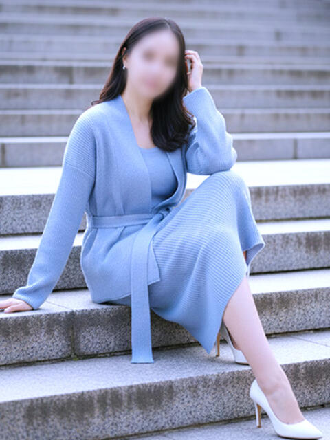 里緒 ミセスラウンジ東京（人妻系デリヘル）