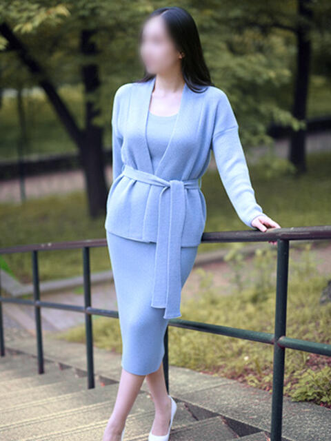 里緒 ミセスラウンジ東京（人妻系デリヘル）