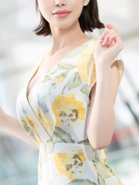 七瀬 絢友 マダム麗奈東京（高級デリヘル）