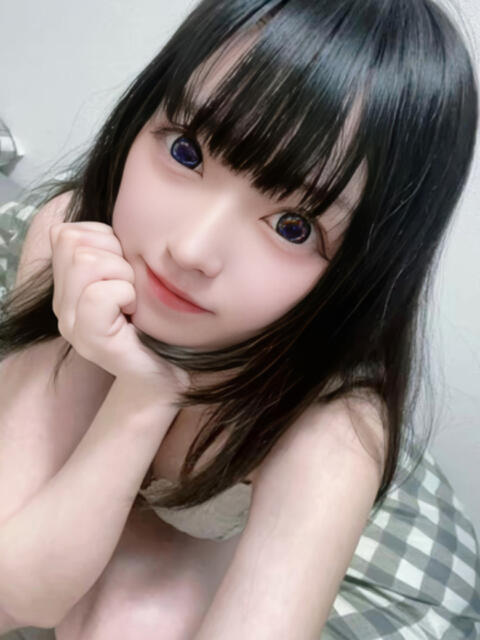 成瀬　心愛【プレミア嬢】 しらゆき姫　必ず見つかる！貴方のお姫様（ソープランド）