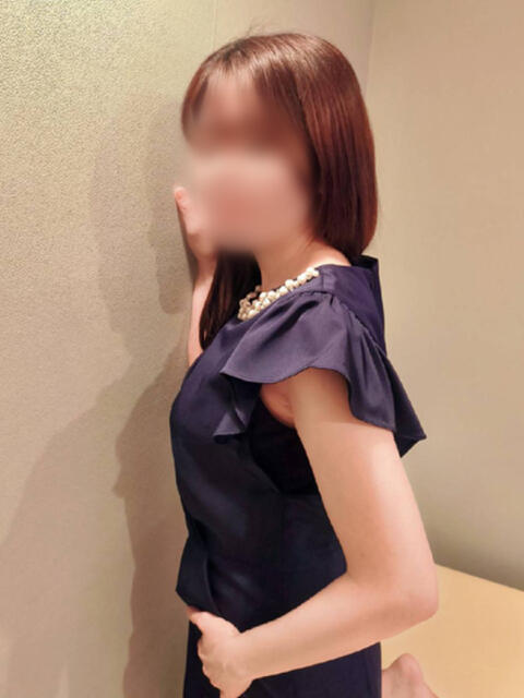 ミサト PLATINA R-30（人妻ファッションヘルス）