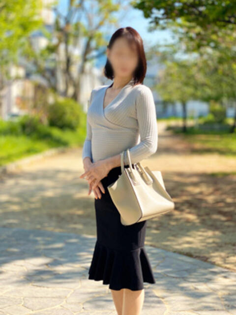 しずく 完熟ばなな 谷九店（熟女待ち合わせ型デリヘル）