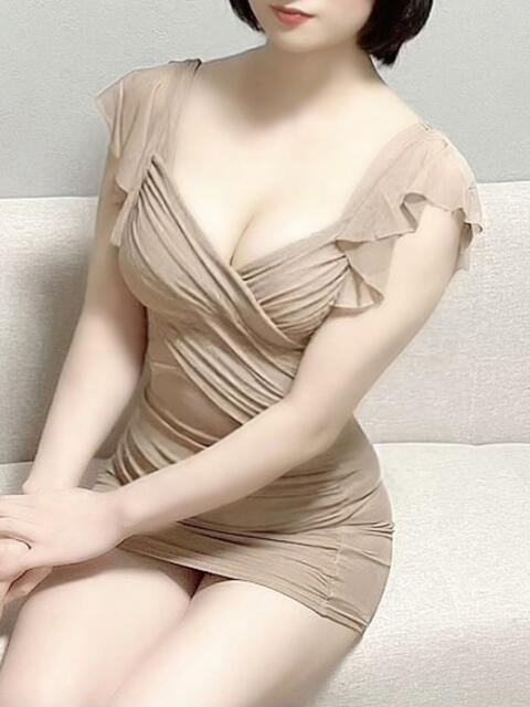 桐山-きりやま- Mrs.Gold Tiara-ミセスゴールドティアラ-（【非風俗】メンズエステ）