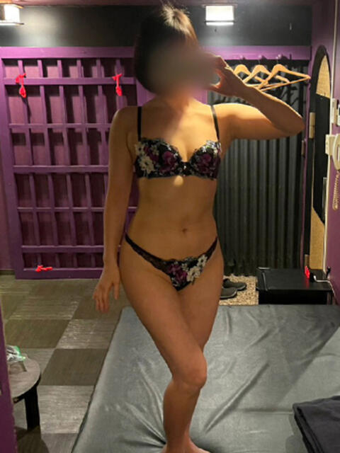 ちな 梅田ゴールデン倶楽部（店舗型痴女ヘルス）