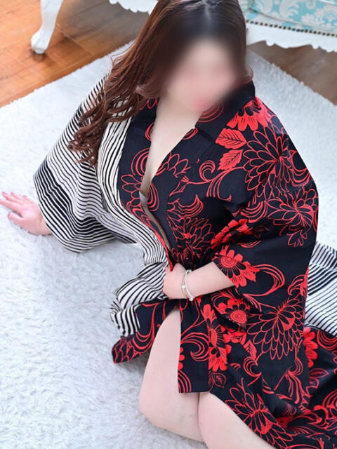 かこ VIVIDCREWマダムセカンドバージン 梅田店（2ショットキャバクラ）