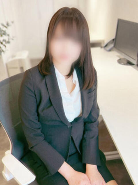 西園寺なな e女商事 池袋店（ホテヘル＆デリヘル）