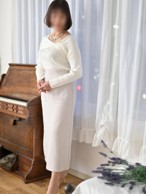 かれん 奥鉄オクテツ大阪（駅待ち合わせ型人妻デリヘル）