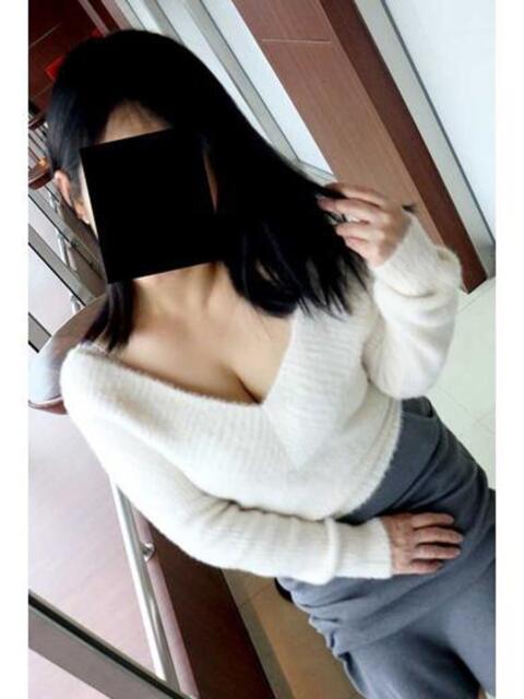 もえ 逢って30秒で即尺（人妻・熟女待ち合わせデリヘル）